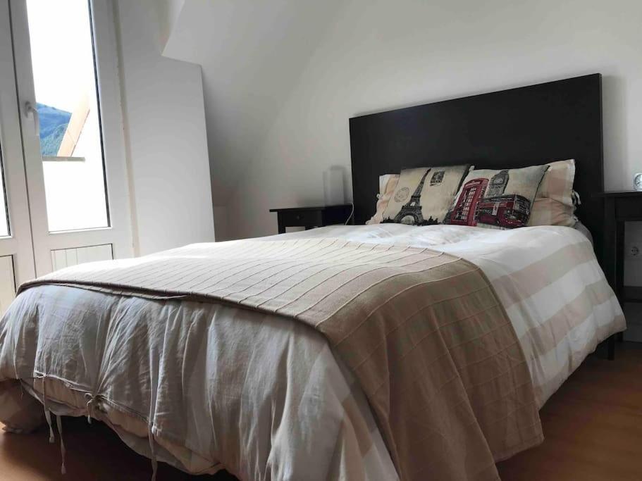 Precioso Atico Con Parking Privado. Vistas Al Rio Apartment Limpias Bagian luar foto